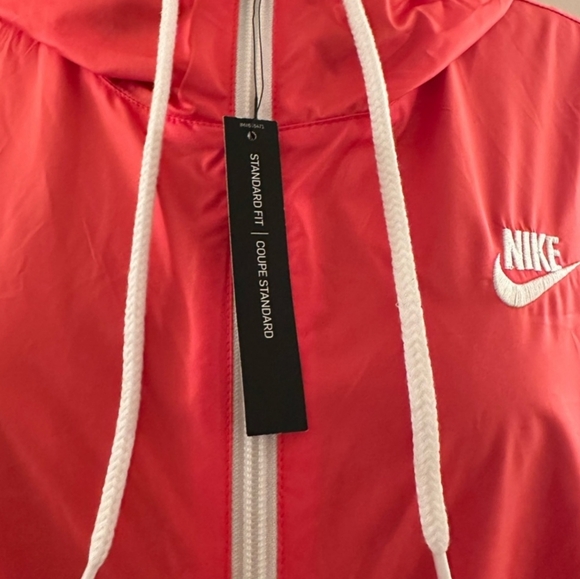 NWT Women's Nike Sportswear Heritage Crop Windrunner Jacket - Picture 4 of 8